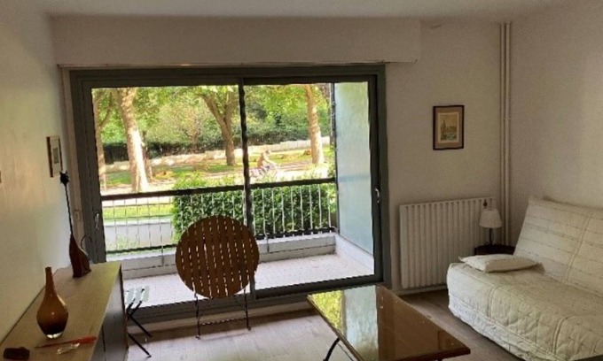 Chatenay-Malabry Apartment | Studio Entre le Parc de Sceaux et la Coulée Verte. Location à la Semaine