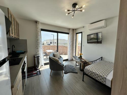 Serignan House | Studio et chambres V I P
