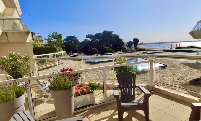 La Baule-Escoublac Apartment | Studio facing the sea "Le Ponton" | 30m2 terrace | 4 occupants
