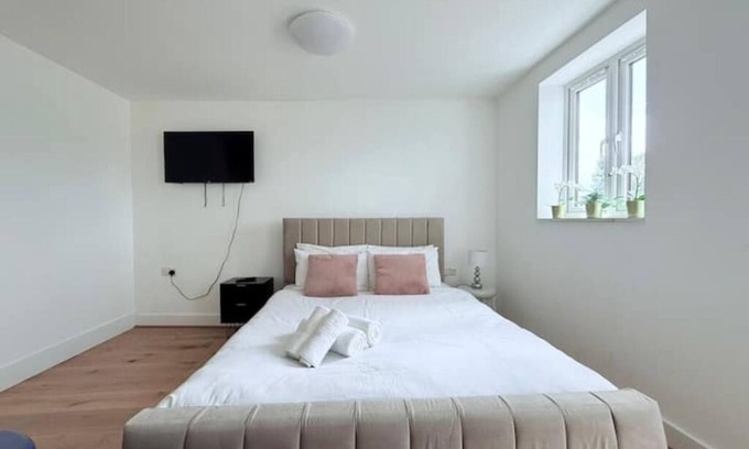 Golders Green Apartment | Studio Flat 7 in Golders Green