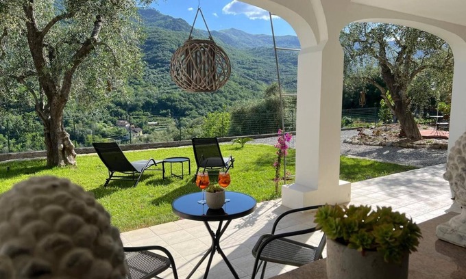 Rossi Apartment | Studio flat 'Casa Albareto' with very quiet, sunny south-facing location