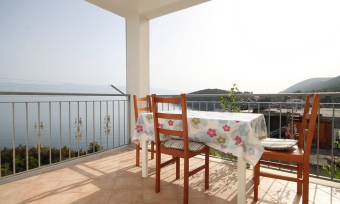 Pokrivenik Apartment | Studio flat near beach Cove Pokrivenik, Hvar (AS-8673-a)