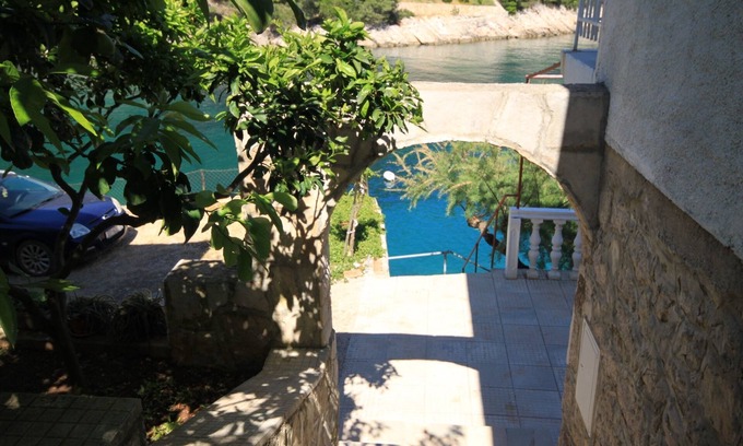 Bogomolje Apartment | Studio flat near beach Cove Mala Pogorila, Hvar (AS-8952-c)