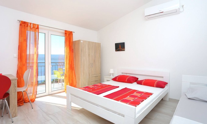 Stanici Apartment | Studio flat with balcony and sea view Stanići, Omiš (AS-17894-c)