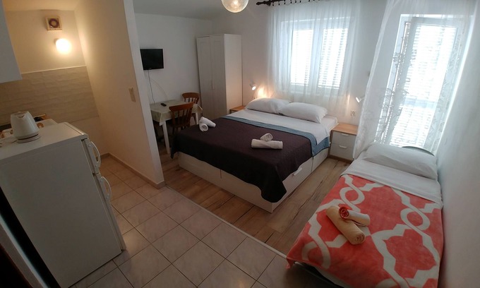 Island Dugi Otok Apartment | Studio flat with balcony and sea view Sali, Dugi otok (AS-443-c)