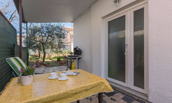 Novigrad Apartment | Studio flat with terrace Novigrad (AS-2536-a)