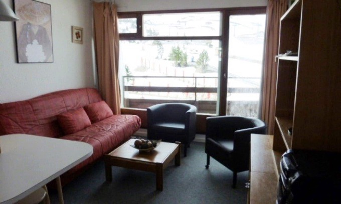 Arette Apartment | Studio for 4, elevator, ski-in/ski-out, balcony, parking, ski locker