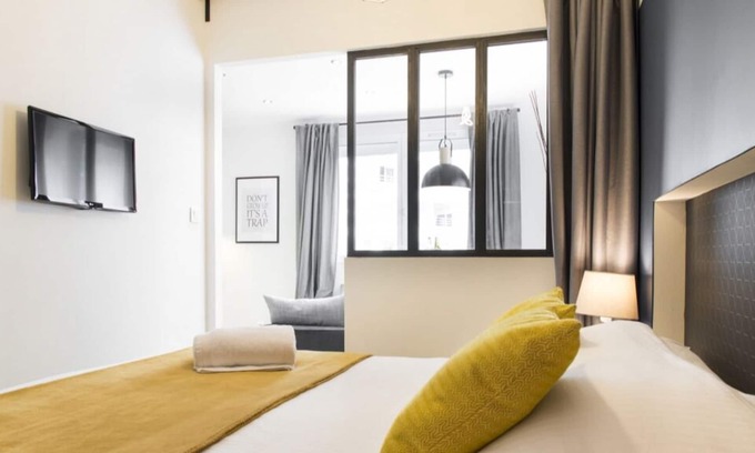 Madeleine-Champ de Mars Apartment | Studio foure Studio foure Studio foure