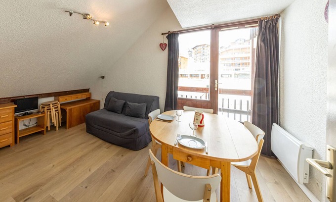 Montgellafrey Apartment | Studio near slopes for 4 pers. with bathtub, elevator, and kitchen appliances