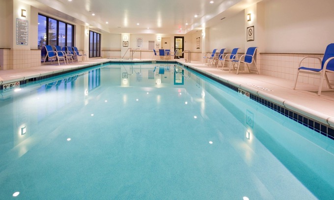 Oconomowoc Apartment | Studio | Free Breakfast. Pool. Gym