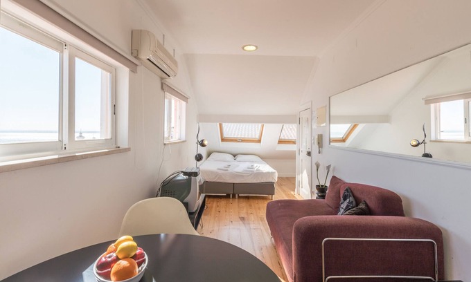 Santo Estevao Apartment | Studio in Alfama with river view - TTL99