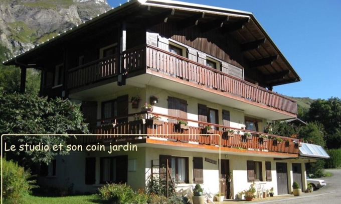 La Giettaz Ski Chalet | Studio in chalet, beautiful view, quiet, Col des Aravis - 2 Pers
