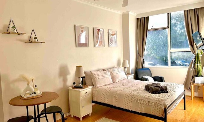 Darling Point Apartment | Studio in Darling Point