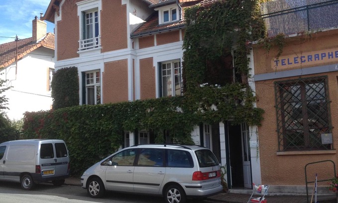 Neris-les-Bains Apartment | Studio in independent spa town with all mod cons