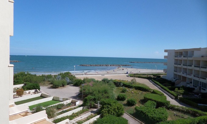 Palavas-les-Flots Apartment | Studio in Palavas-les-Flots - Sleeps 4, parking and WIFI