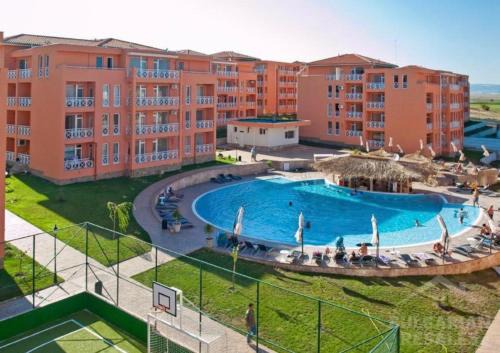 Tankovo Hotel | Studio in Sunny day 6