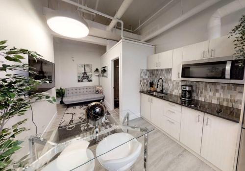 Sandy Hill Bed & Breakfast | Studio in the heart of downtown