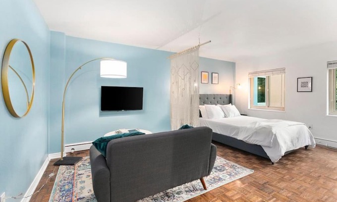 Downtown Seattle Apartment | Studio in the Heart of Seattle - Fast Wi-Fi & AC