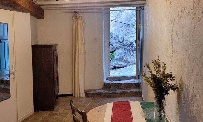Eus Apartment | Studio in the heart of the village of Eus