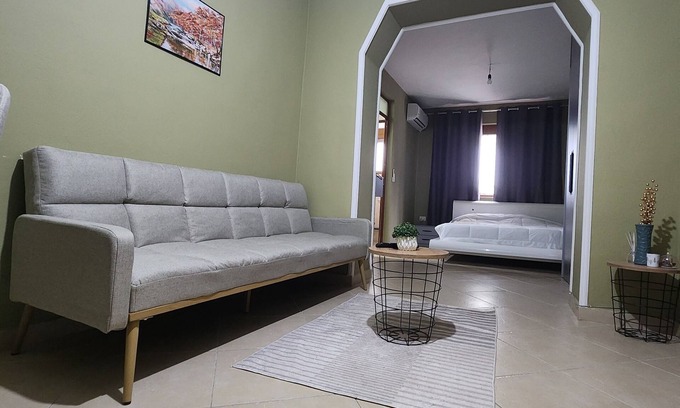 Tirana Apartment | Studio/kuzhine e vecuar prane qendres