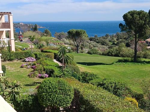 Cap Esterel Apartment | Studio L'Esquinade - F3 113 by Interhome