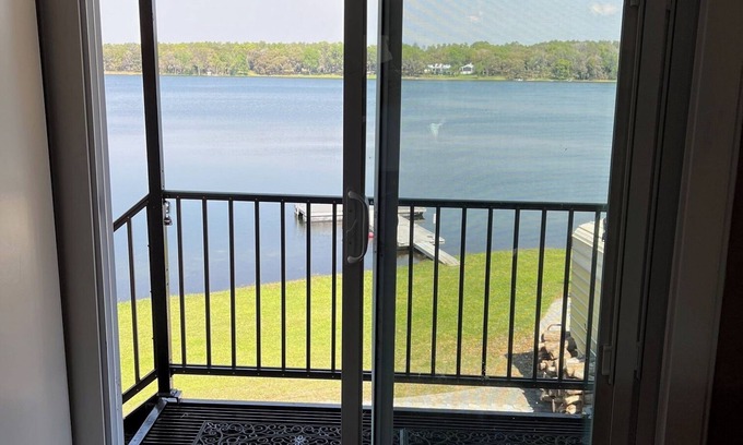 Dade City Apartment | Studio Lakeside Loft with beautiful views