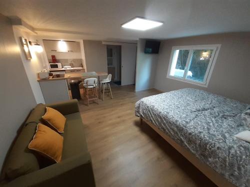 Condrieu Apartment | Studio Le Bon Coin