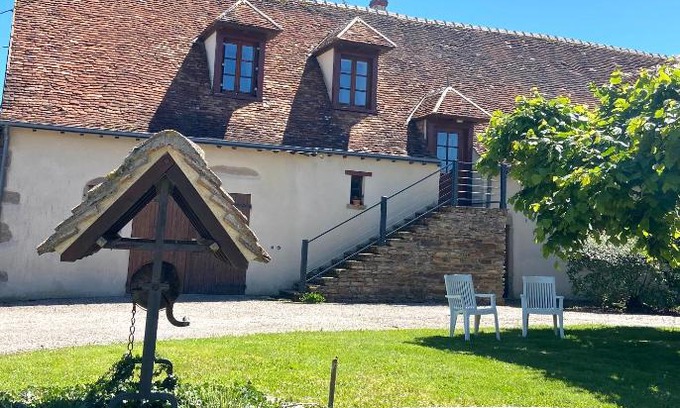 Pouligny-Notre-Dame Apartment | Studio Le Gachet