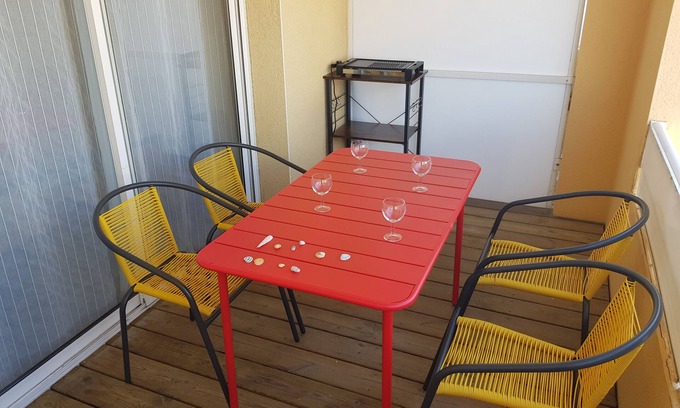 La Turballe Apartment | Studio less than 50m from the sailing school.