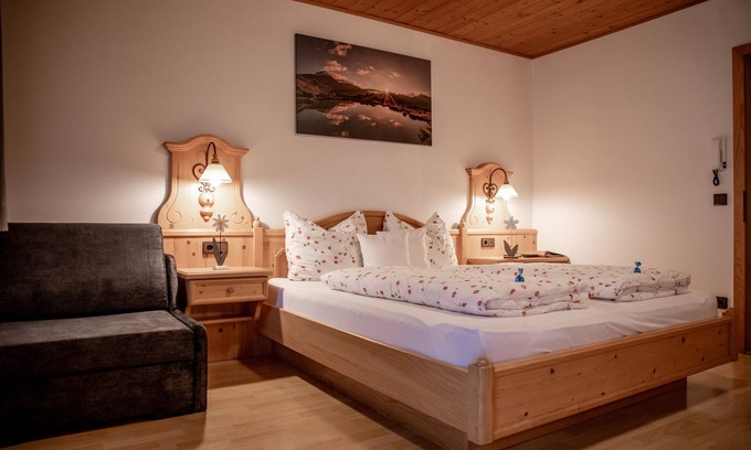 San Vito Apartment | Studio 'Mösslhof Apartment Wiese' with Mountain View, Garden & Wi-Fi