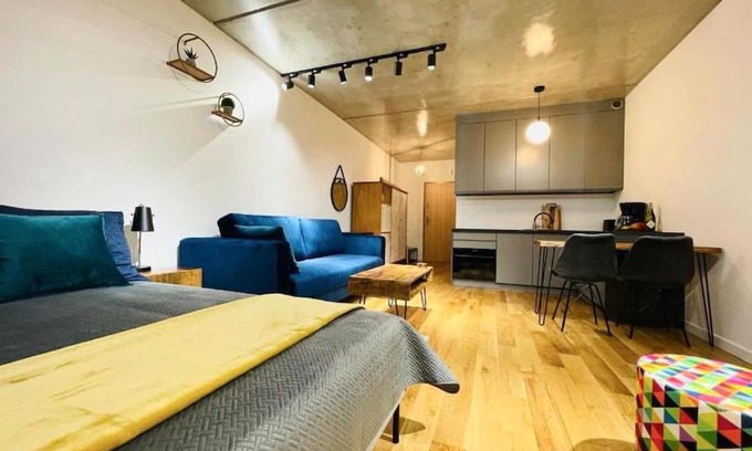 Gliwice Apartment | Studio Mango w/Patio & Parking
