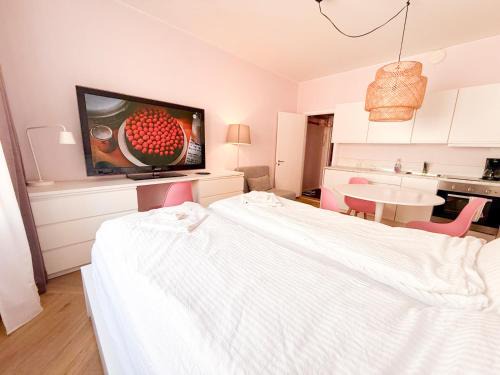 Punavuori Apartment | "Studio Miami", Helsinki city center