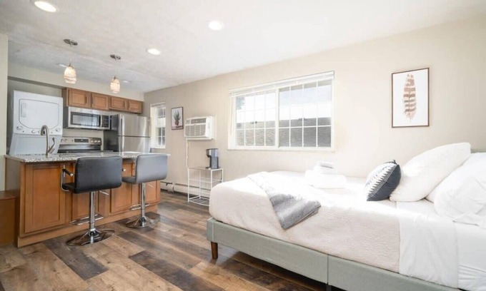 University District Apartment | Studio near OSU Summa