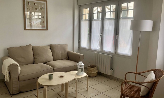 Le Pouliguen Apartment | Studio near port, beach and shops