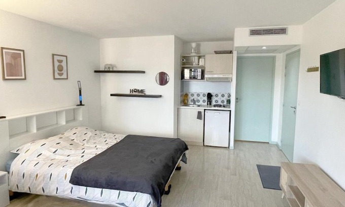Lourdes Apartment | Studio near train station and sanctuary