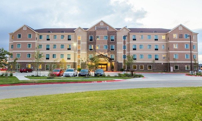 McNeil Apartment | Studio Near University of Texas | Free Breakfast + 24 Hour Business Center + Heated Pool