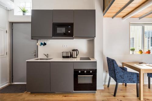 Algueirao - Mem Martins Apartment | Studio Nest - Near the train to Lisbon & Sintra