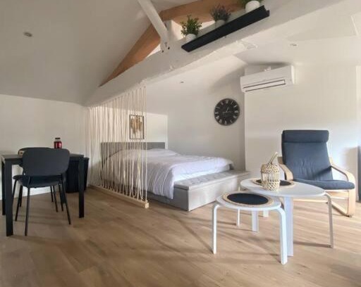Blaye Apartment | Studio neuf lumineux climatisé