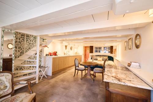 Amstelveld Apartment | Studio next to Skinny Bridge near Rembrandtsquare