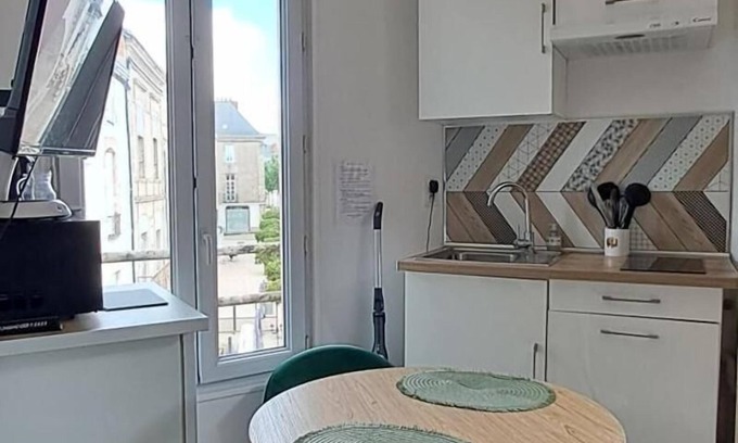 Cholet Apartment | Studio Notre Dame 2 heart of the city Wifi Netflix