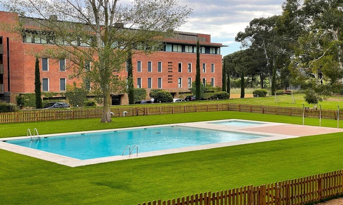 Torroella de Montgri House | Studio on Golf Course near Sandy Beach