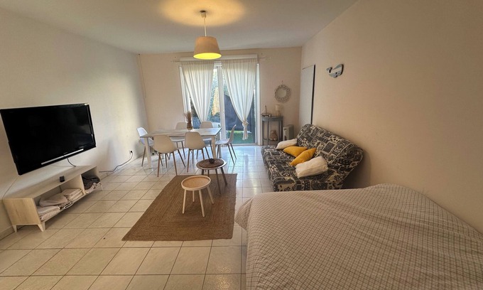Pineto Apartment | Studio on the Marana lagoon (overnight rental)