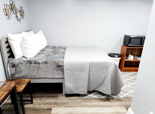 Lakeland Apartment | Studio Petite!