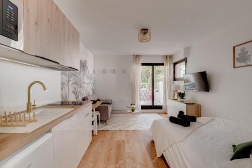 Saint - Aubin - Dupuy Apartment | Studio Place Dupuy, clim, parking, terrasse