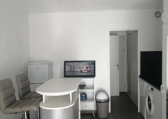 Toulon - Hyeres Apartment | Studio Port de Hyeres