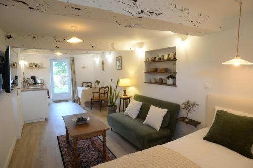 Orgeres House | Studio rénové calme avec extérieur proche Rennes