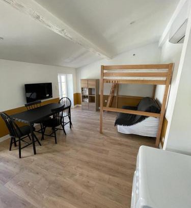 Blaye Apartment | Studio refait à neuf avec cuisine équipée R2