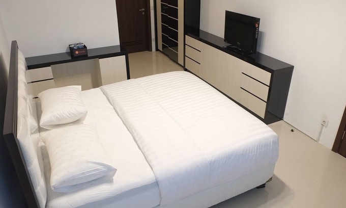 Jakarta Apartment | Studio Room At St. Moritz Presidential Puri By Travelio - Jakarta