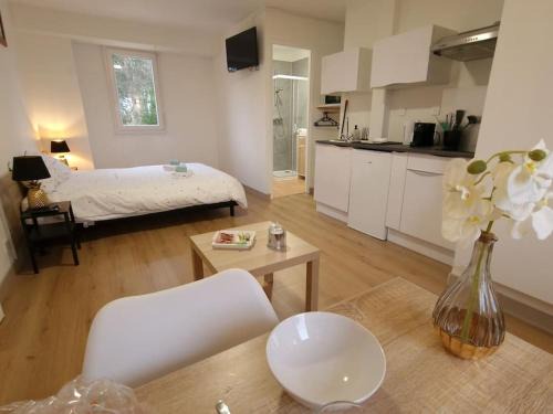Kergouric Apartment | Studio 'Rospico 2', 2,5km des plages Port Manec'h Domaine de Kertreguier