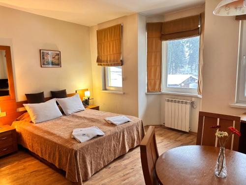 Borovets Apartment | Studio Royal Plaza sleeps 4 Prime location, distance to ski lift - 50M